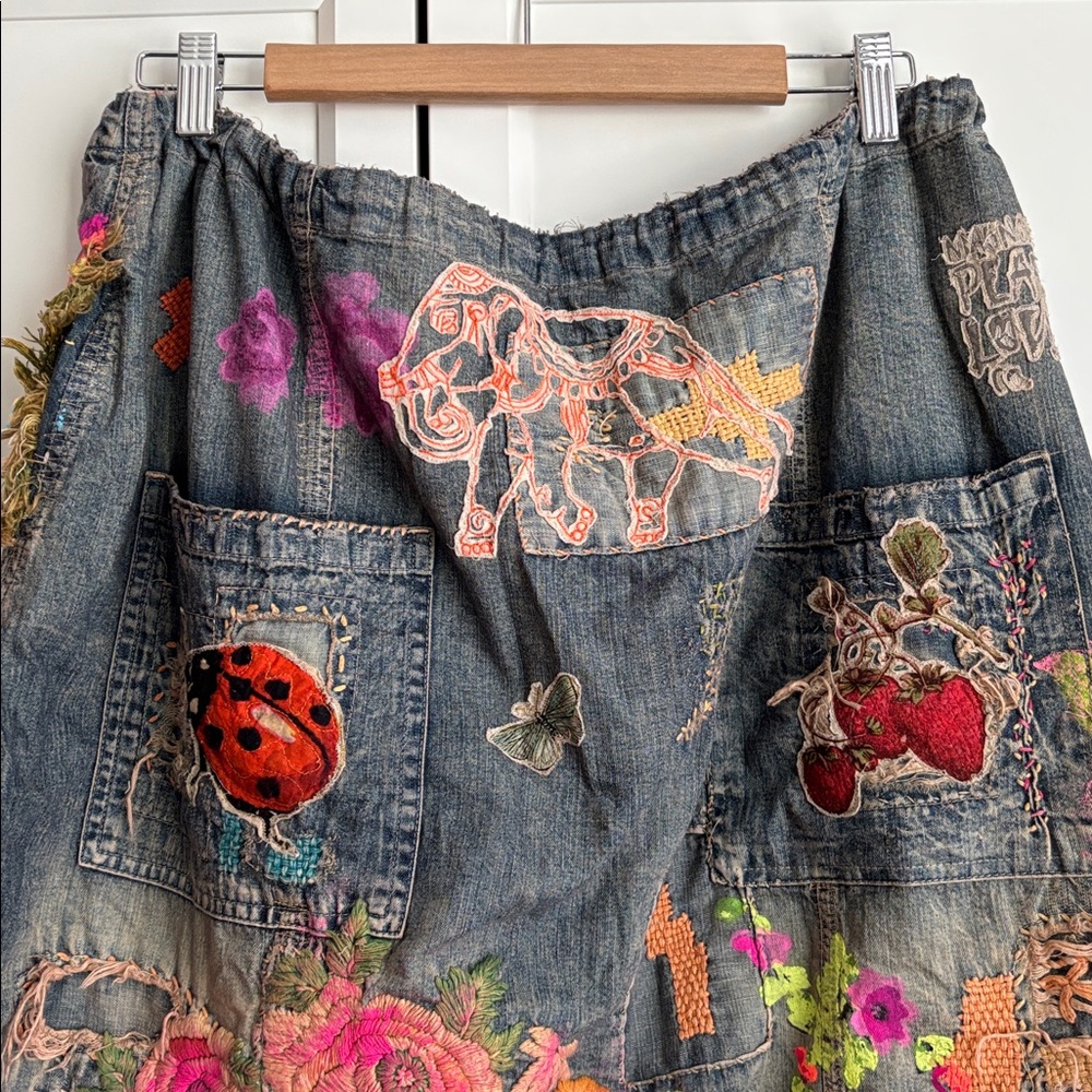 NWT Magnolia Pearl Embroidered Art Graphic Frankie Denims, OS - Picture 13 of 15